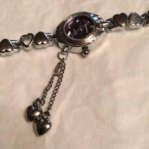 WOMENS WATCHES HEART DESIGN - Picture 2 of 3